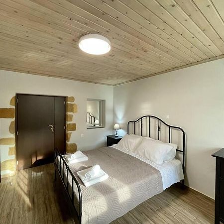 Villa Eftychia Serene Getaway With Hot Tub In A Quiet Location Kíssamos Exterior foto