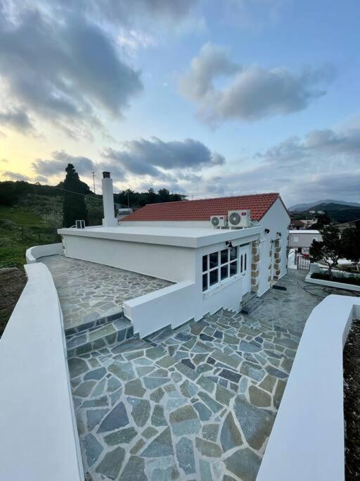 Villa Eftychia Serene Getaway With Hot Tub In A Quiet Location Kíssamos Exterior foto