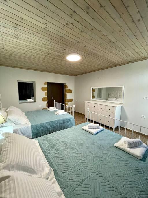Villa Eftychia Serene Getaway With Hot Tub In A Quiet Location Kíssamos Exterior foto